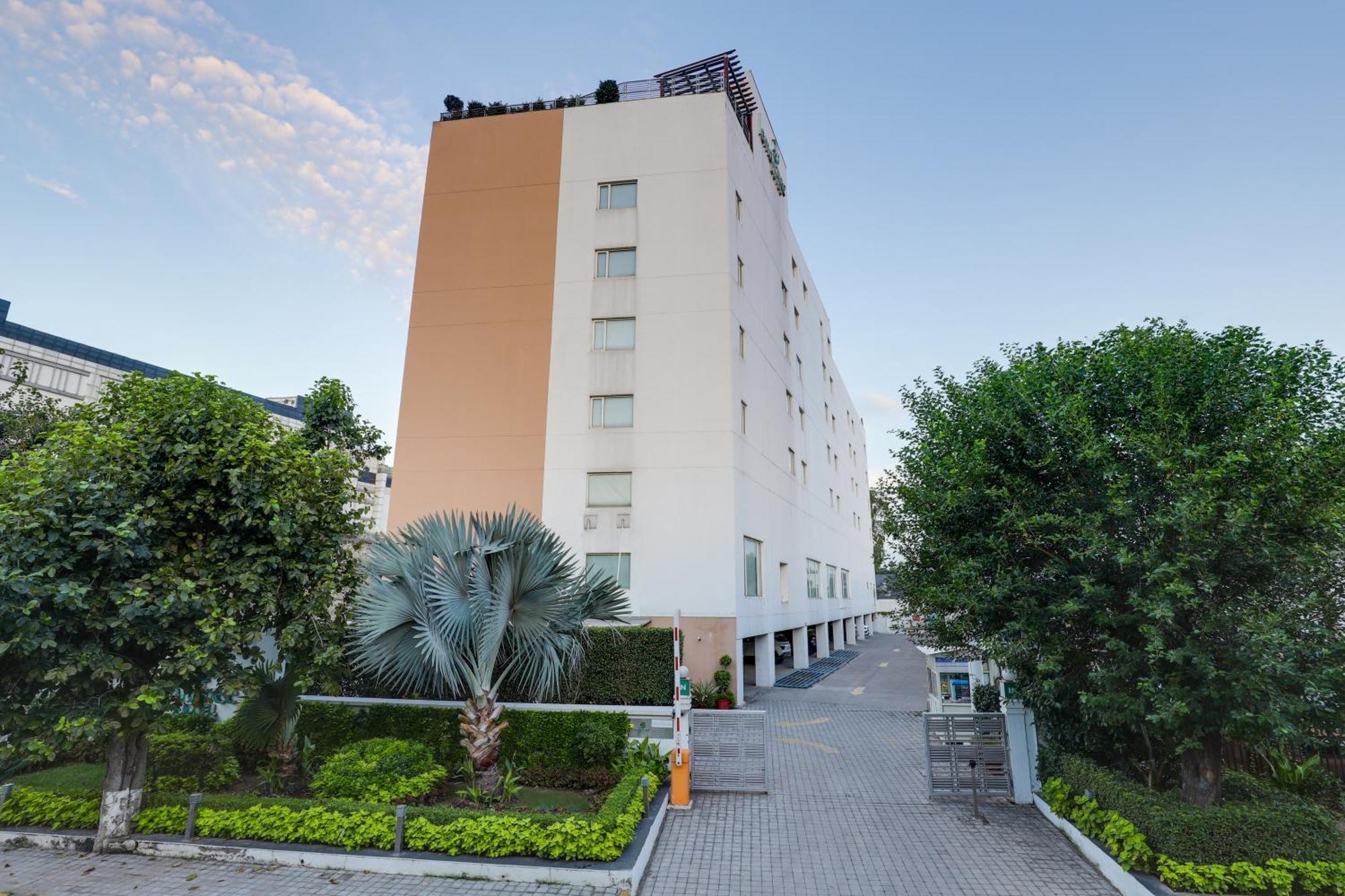 Lemon Tree Hotel Chandīgarh Extérieur photo